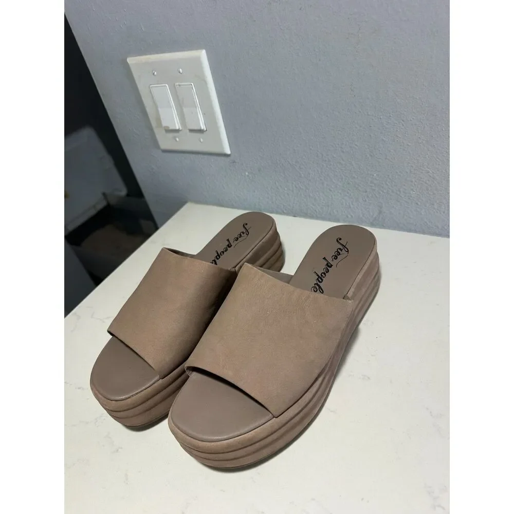 Free People Beige Leather Slip On Platform Slides Sandals Womens US 10 EU 41